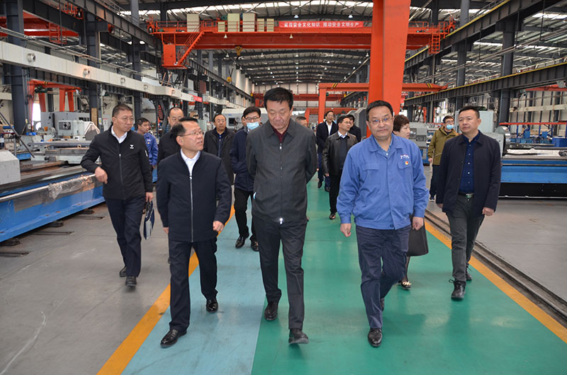 天水市人大副主任張棟梁來星火機床公司調研