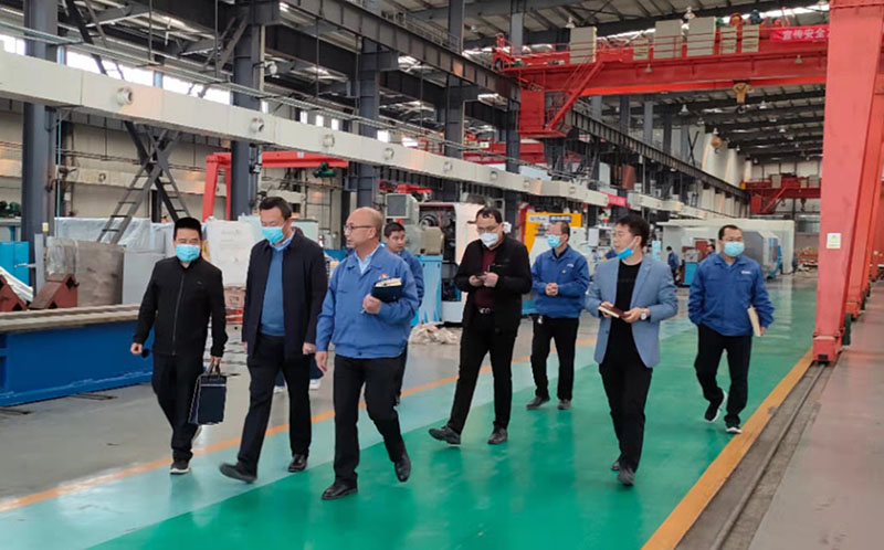 經開區領導現場辦公協調推進星火機床公司重點項目建設