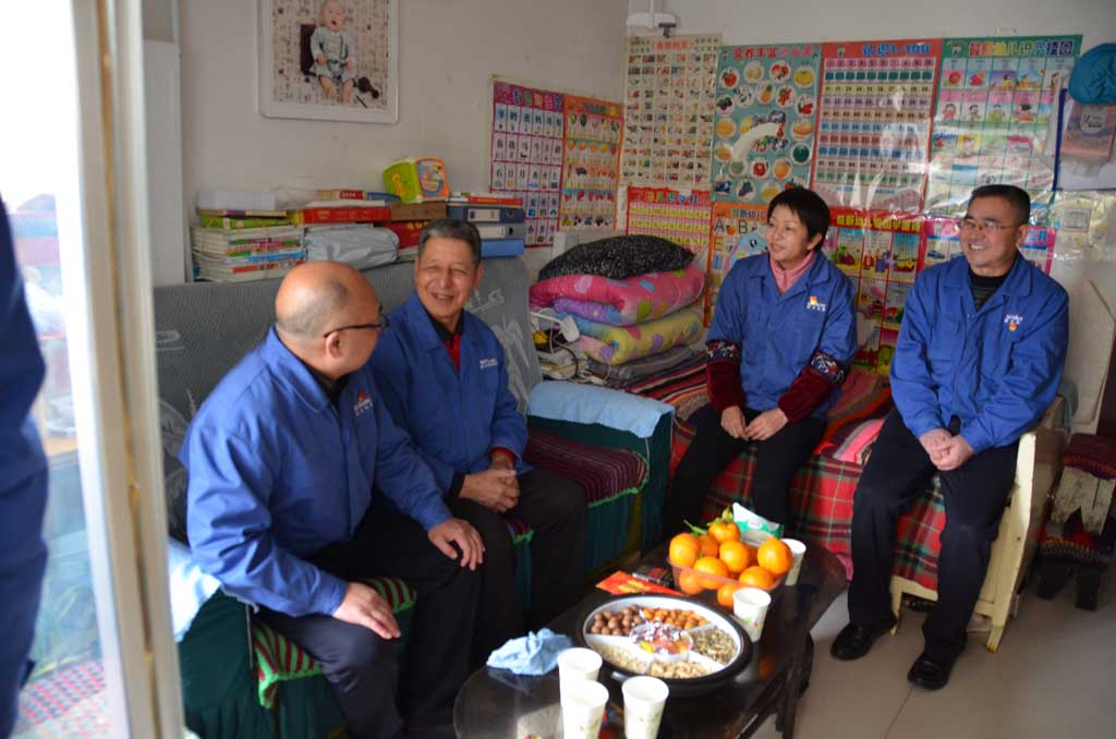 溫情走訪送祝福 節前慰問暖人心 星火公司開展春節慰問活動