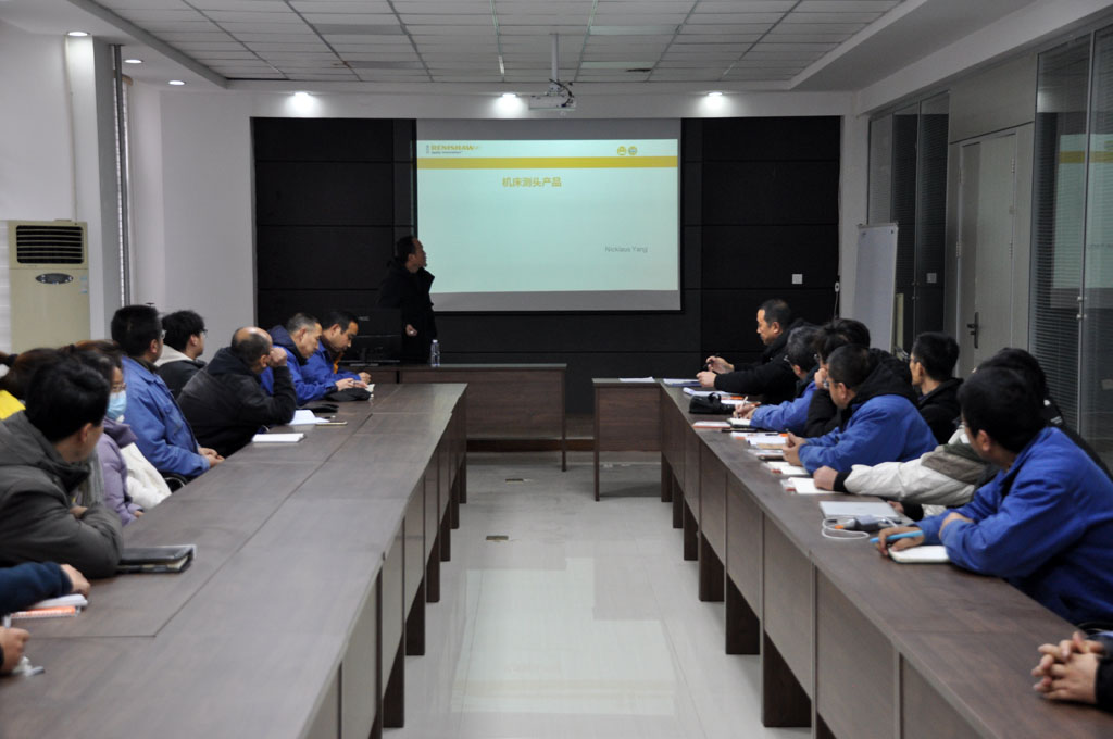雷尼紹公司專業人員來星火數控公司開展培訓