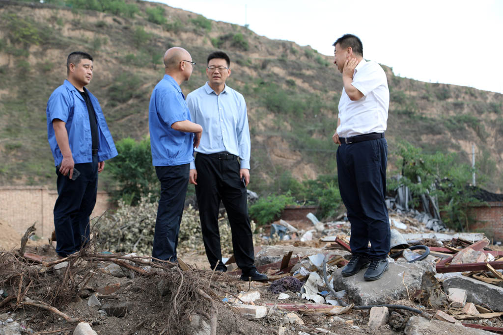 天水市工信局領導來星火數控公司檢查技改項目