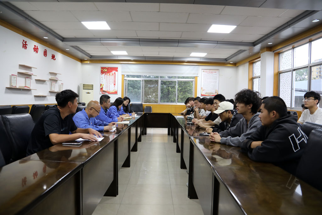 校企攜手育人才 實(shí)踐賦能助成長(zhǎng)——北方技工學(xué)校20名學(xué)子來(lái)星火數(shù)控公司開啟實(shí)習(xí)之旅