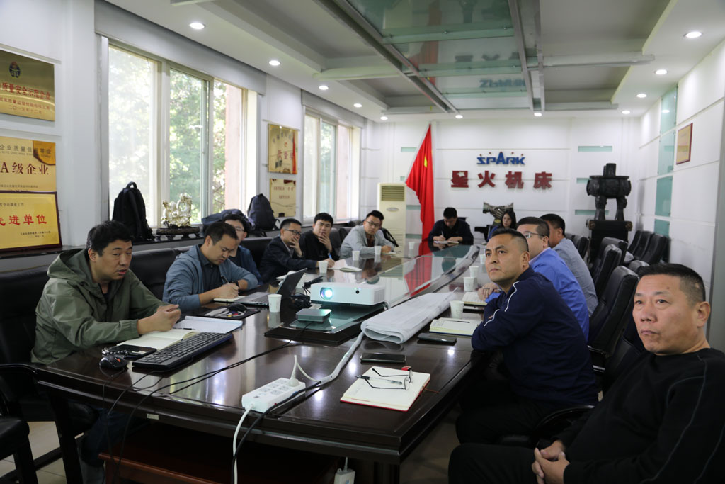 日月重工考察團(tuán)蒞臨星火數(shù)控開展技術(shù)方案評(píng)審